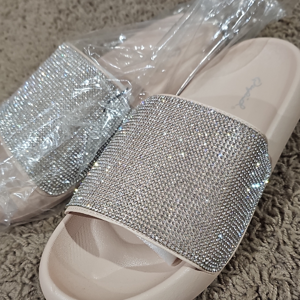 Qupid Silver Slide Sandals - Picture 2 of 4